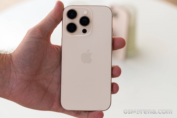 iPhone16 Pro背鏡頭